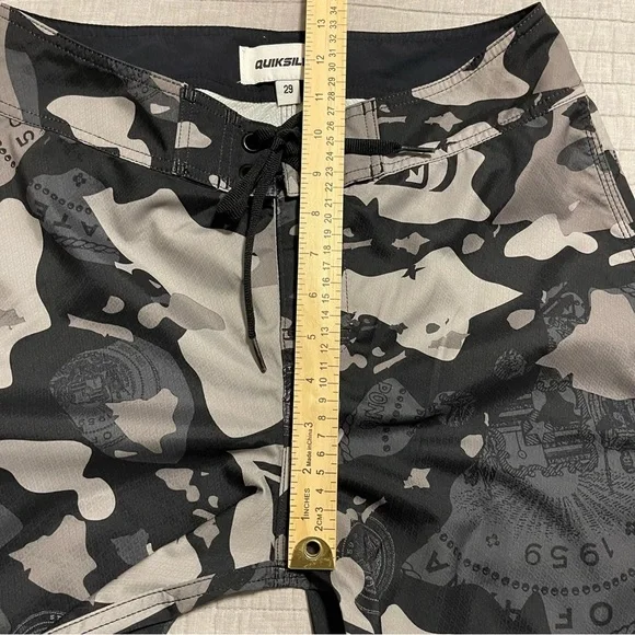 QUIKSILVER rare hawaii state seal premium surf camo emblem BOARD SHORTS 29 - Picture 2 of 7
